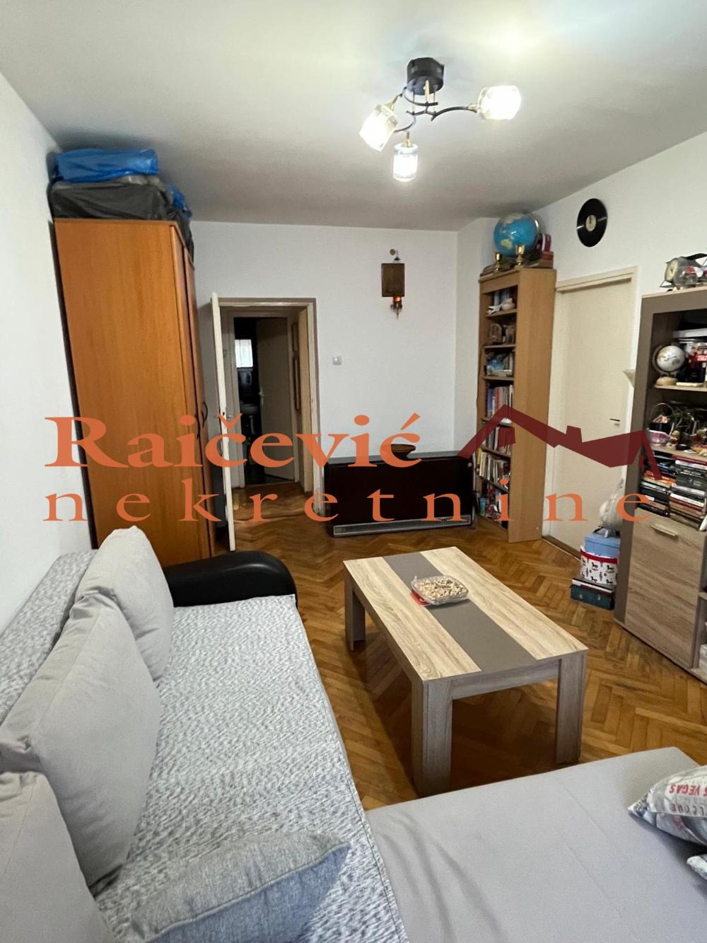 Slika 4 - Salvadora Aljendea, Trosoban stan na prodaju, 66m2, 157.000€