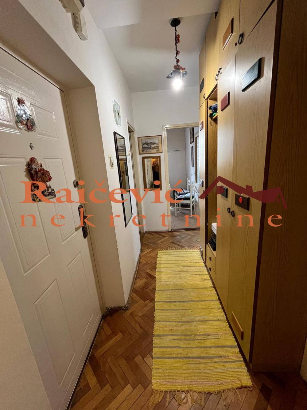 Slika 5 - Salvadora Aljendea, Trosoban stan na prodaju, 66m2, 157.000€