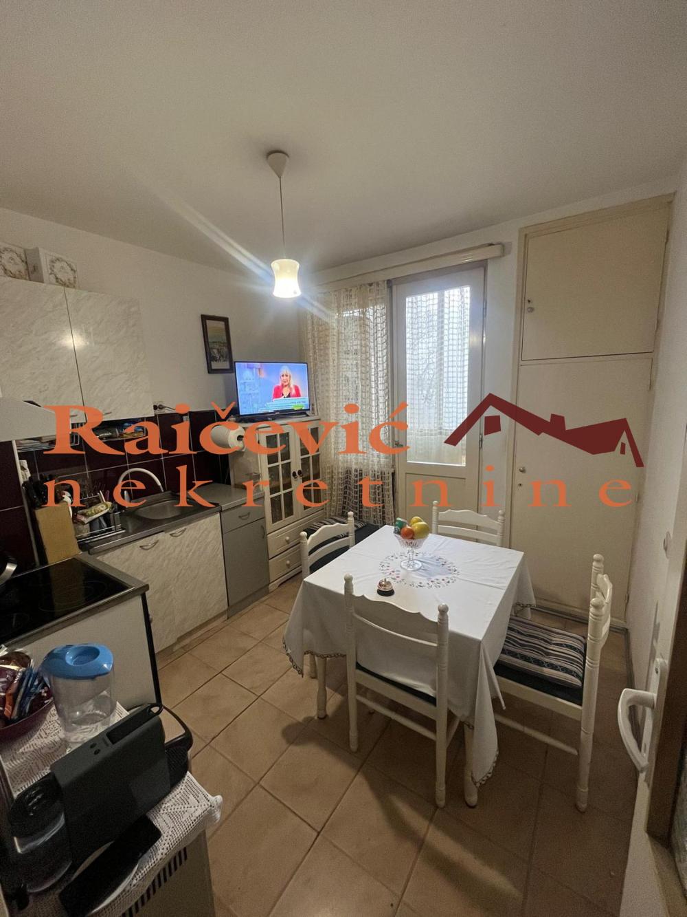 Slika 8 - Salvadora Aljendea, Trosoban stan na prodaju, 66m2, 157.000€