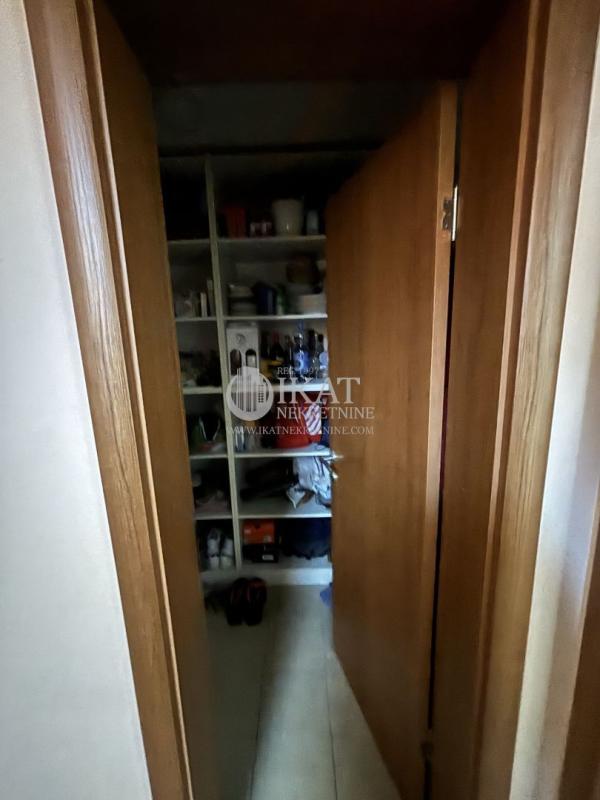 Slika 4 - Drvarske česme, Kuća na prodaju, 224m2, 350.000€