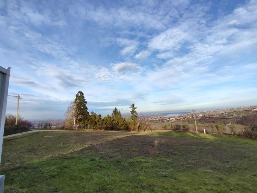 Slika 5 -  Plac na prodaju, Ledinci, , 89.900€