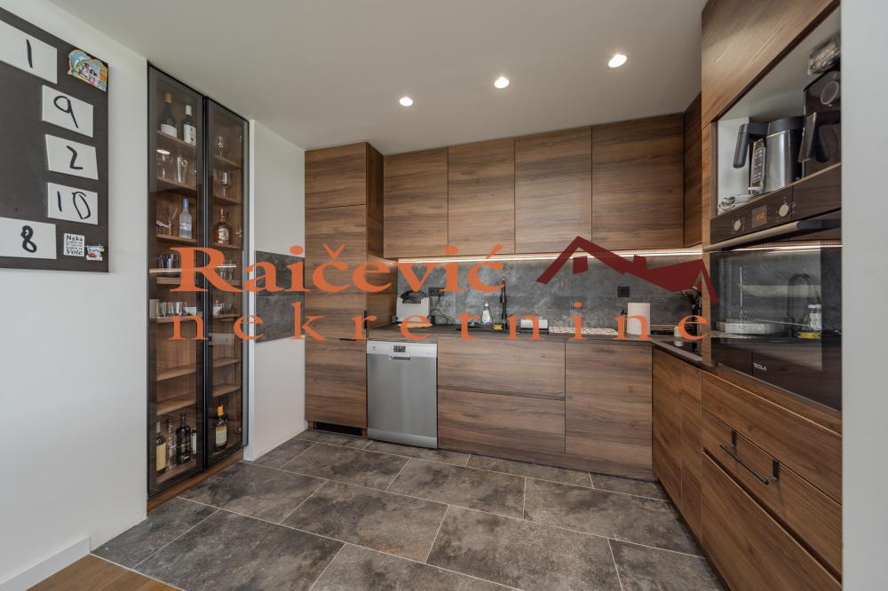 Slika 7 - Jurija Gagarina, Trosoban stan na prodaju, 99m2, 410.000€