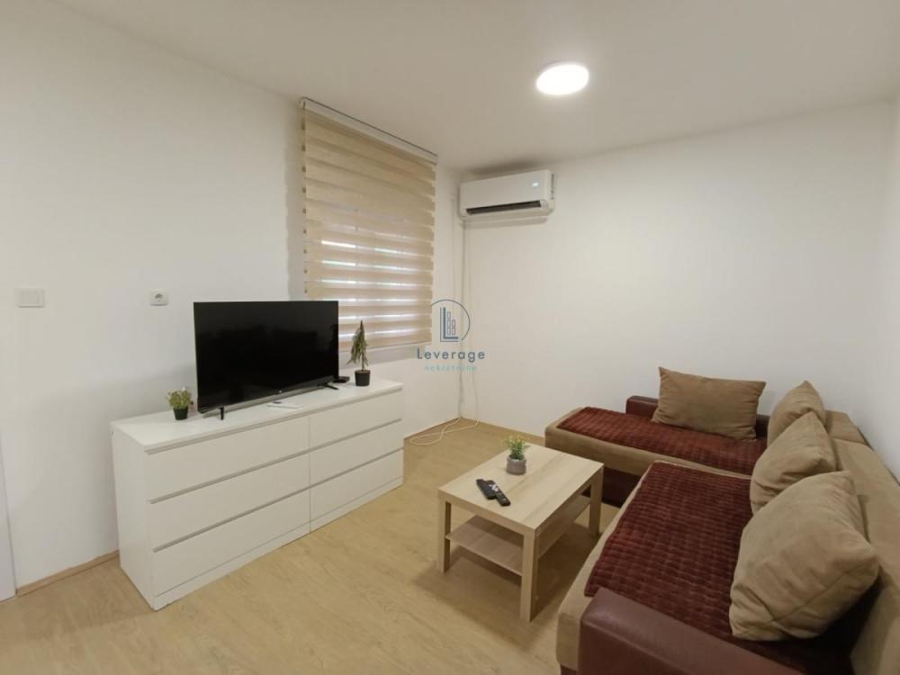 Slika 1 -  Lokal za izdavanje, 95m2, 1.300€