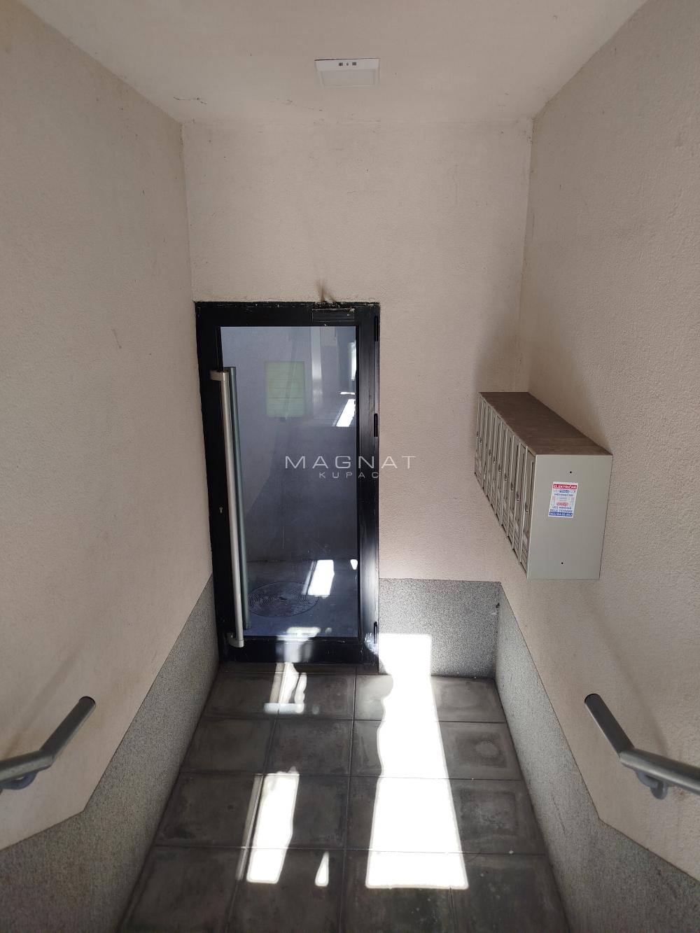 Slika 10 - Bulevar despota Stefana, Jednosoban stan za izdavanje, 30m2, 500€