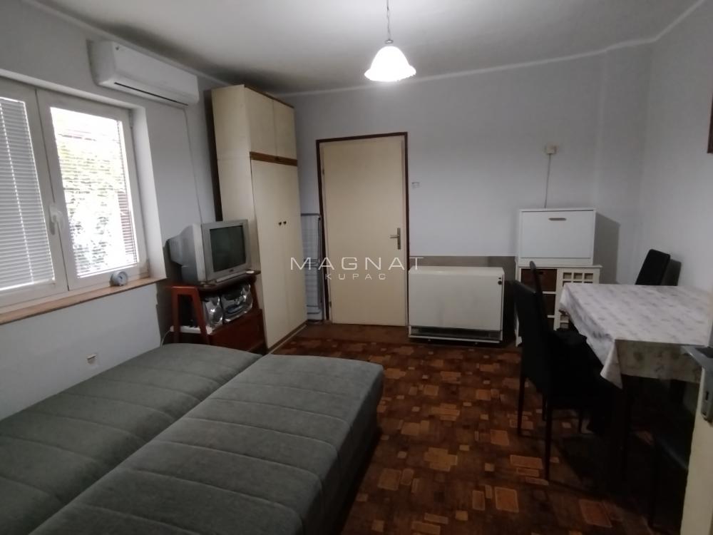 Slika 1 - Bulevar despota Stefana, Jednosoban stan za izdavanje, 30m2, 500€