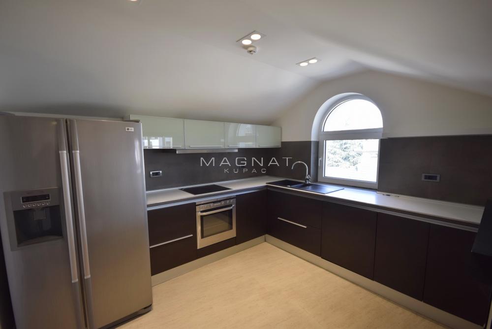 Slika 3 - Tuniska, Četvorosoban stan na prodaju, 148m2, 460.000€