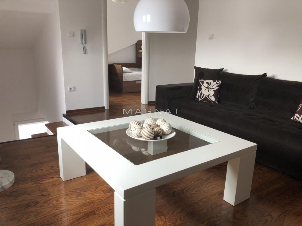 Slika 2 - Banatska, Petosoban stan na prodaju, 106m2, 310.000€