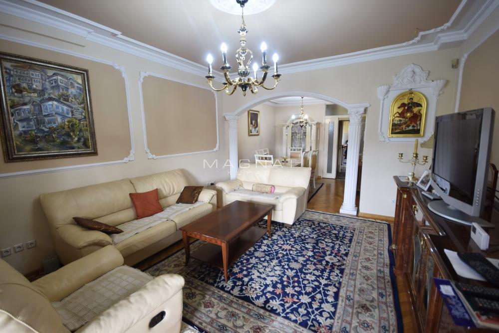 Glavna slika -Milovana Jankovića,  Kuća na prodaju, 225m2, 430.000€