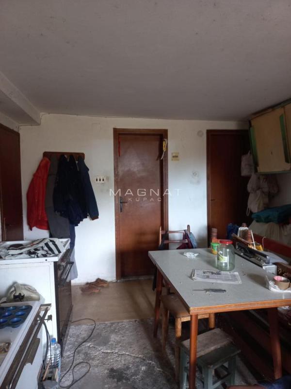 Slika 4 - Despota Stevana Lazarevića,  Kuća na prodaju, 76m2, 40.000€