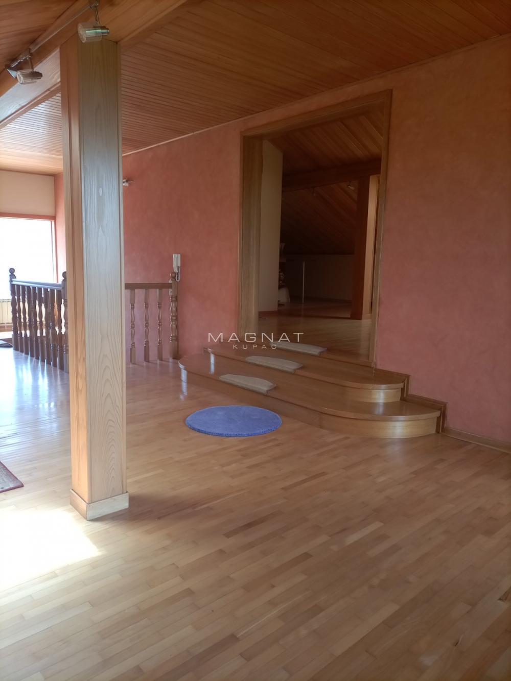 Slika 2 - Porodice Zastavniković,  Kuća na prodaju, 400m2, 315.000€