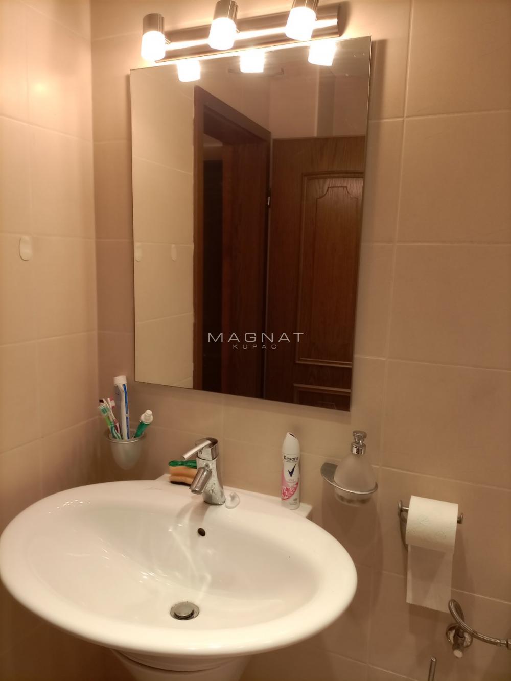 Slika 5 - Porodice Zastavniković,  Kuća na prodaju, 400m2, 315.000€