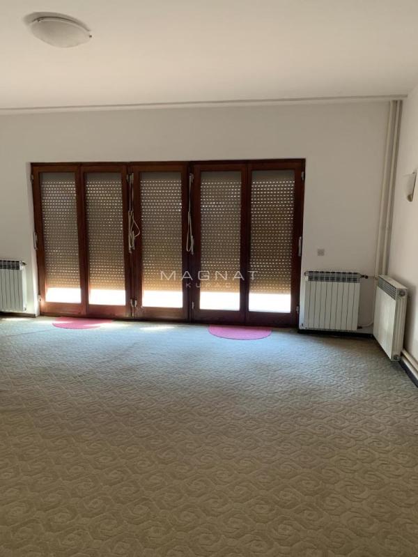 Slika 4 - Bore Petrovića,  Kuća na prodaju, 350m2, 270.000€