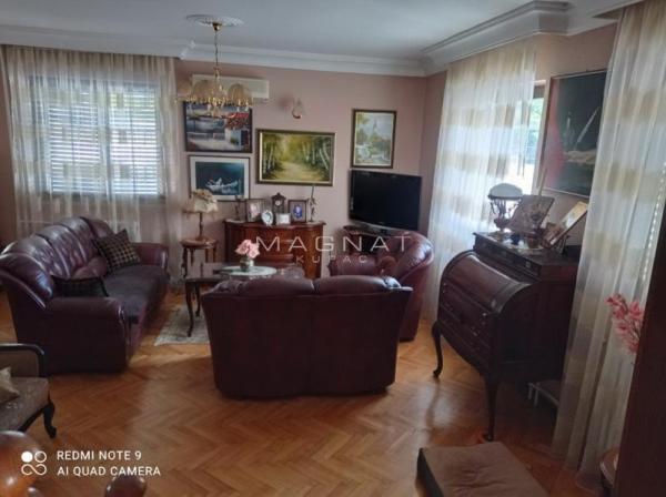 Slika 3 - Mladena Stojanovića,  Kuća na prodaju, 415m2, 1.800.000€