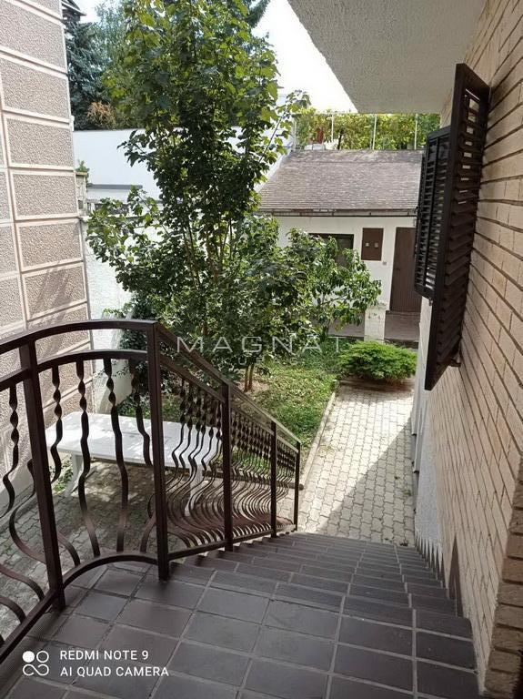 Slika 1 - Mladena Stojanovića,  Kuća na prodaju, 415m2, 1.800.000€