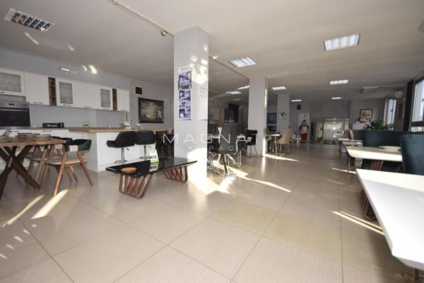 Slika 5 - Jovanke Radaković,  Lokal na prodaju, 1668m2, 990.000€