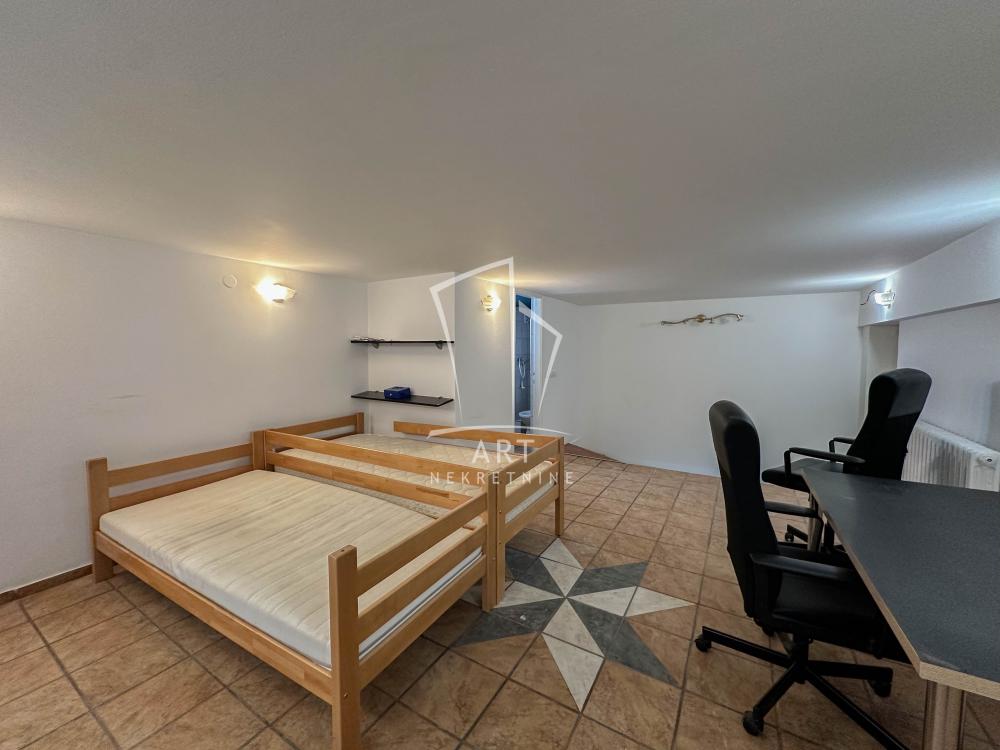 Slika 4 - Obilićev Venac,  Lokal za izdavanje, 85m2, 1.100€