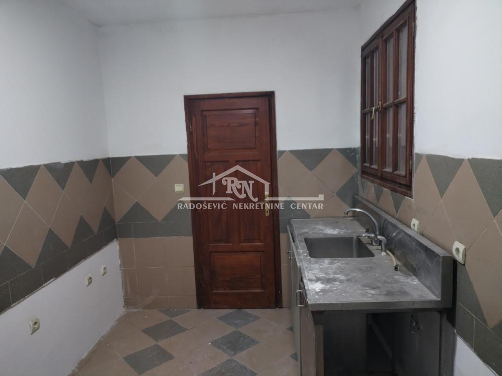 Slika 7 - Južni Bulevar,  Lokal za izdavanje, 80m2, 600€