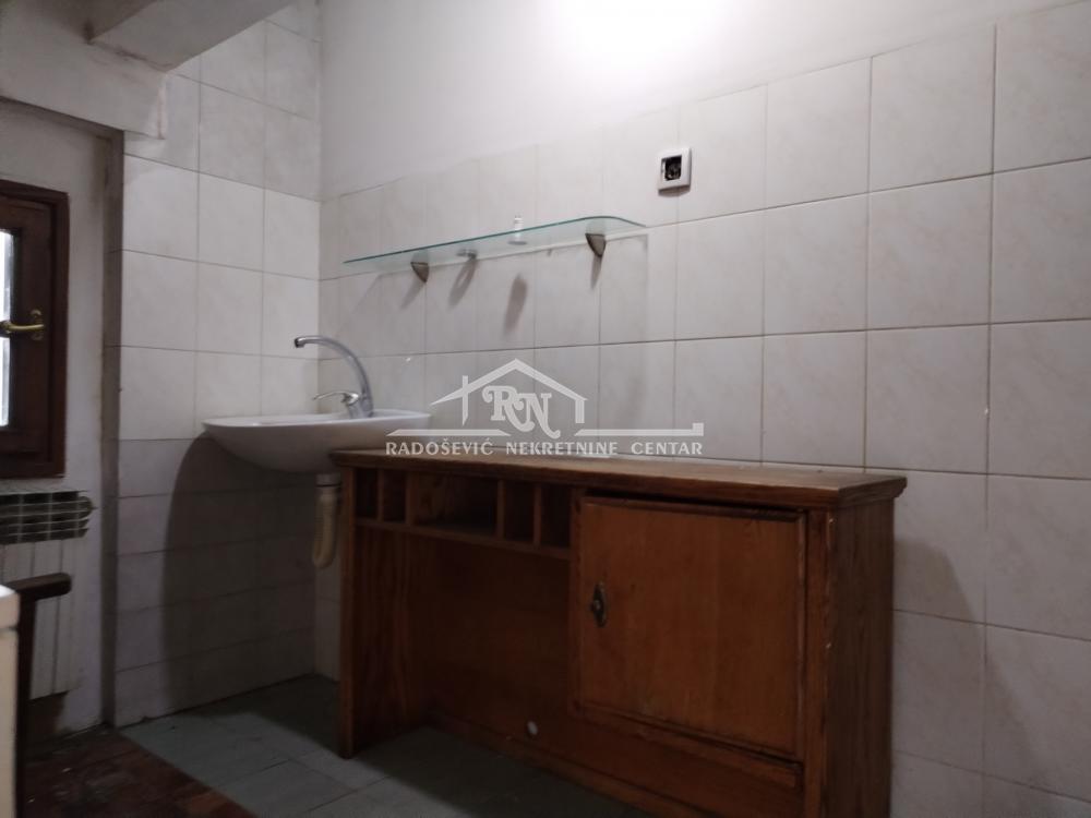 Slika 10 - Južni Bulevar, Dvoiposoban stan za izdavanje, 80m2, 600€