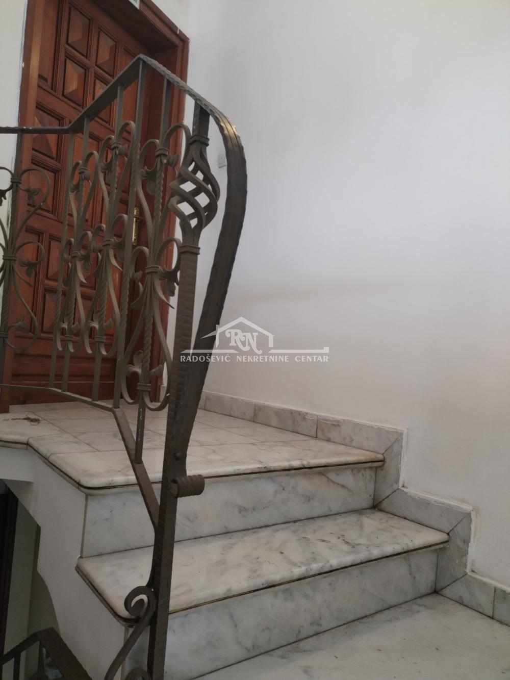 Slika 6 - Južni Bulevar, Dvoiposoban stan za izdavanje, 80m2, 600€