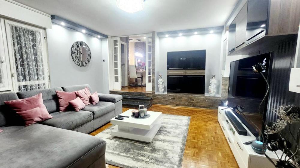 Glavna slika -Trosoban stan na prodaju, 89m2, 290.000€