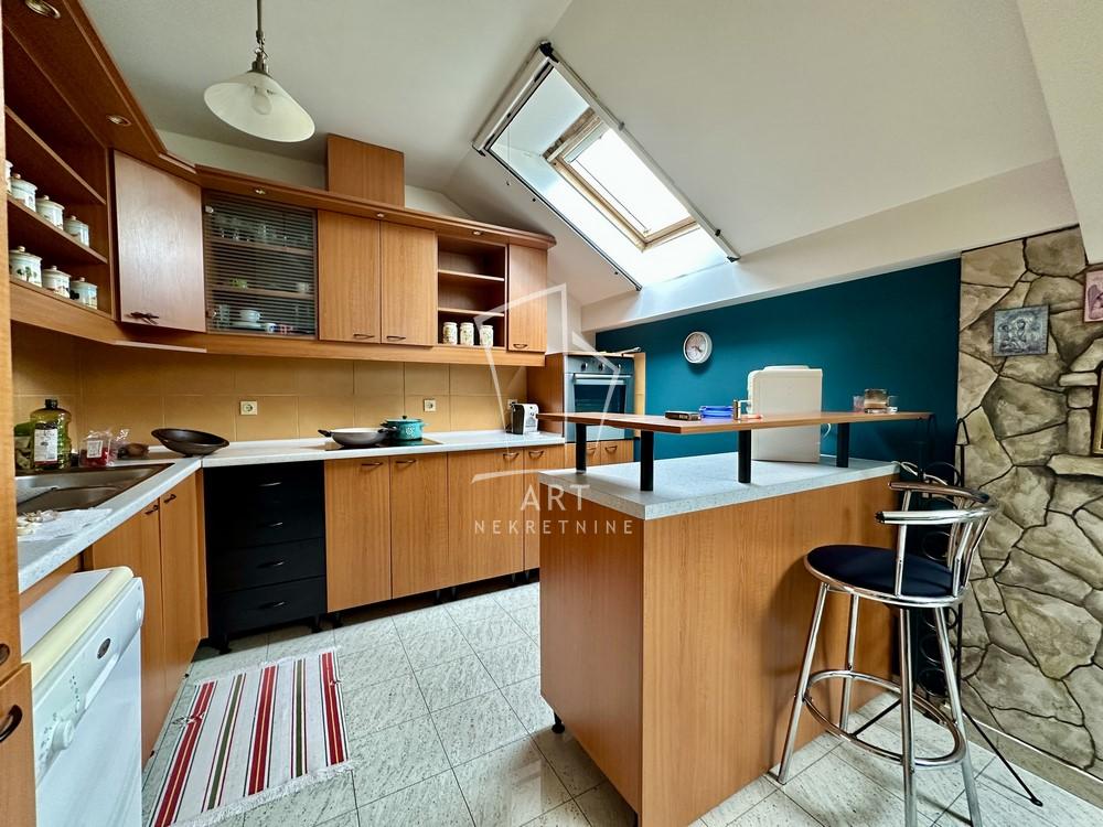 Slika 5 - 22. oktobra, Troiposoban stan na prodaju, 98m2, 350.000€