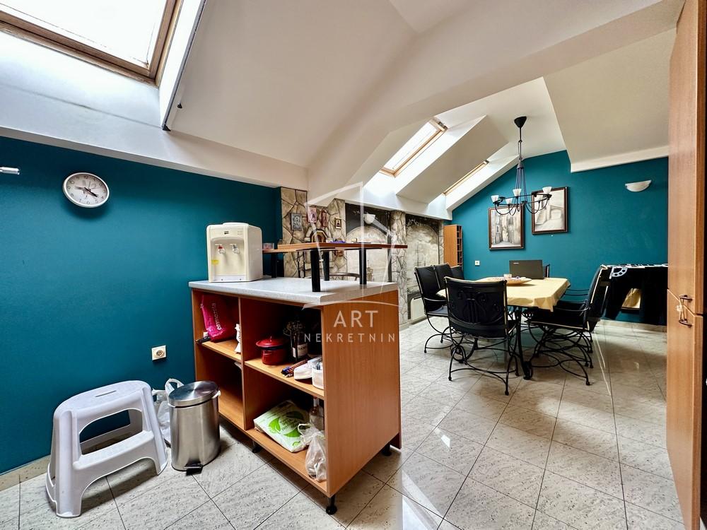 Slika 7 - 22. oktobra, Troiposoban stan na prodaju, 98m2, 350.000€