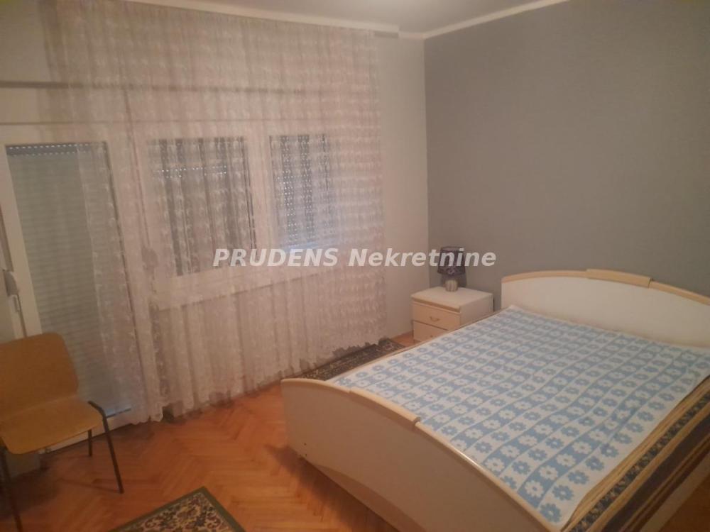 Slika 1 - Dobanovačka,  Kuća na prodaju, 220m2, 215.000€