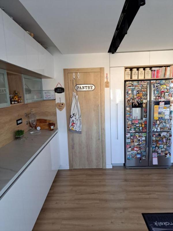 Slika 7 - Petosoban stan na prodaju, 270m2, 450.000€