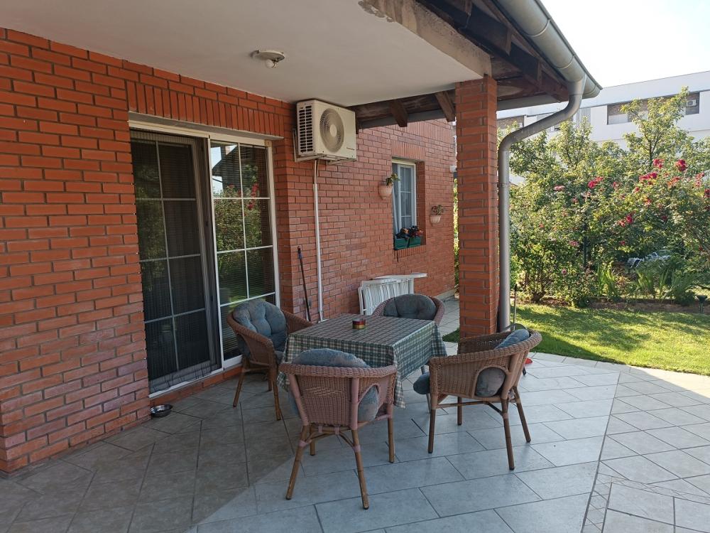 Slika 1 - Slanacki put,  Kuća na prodaju, 330m2, 350.000€