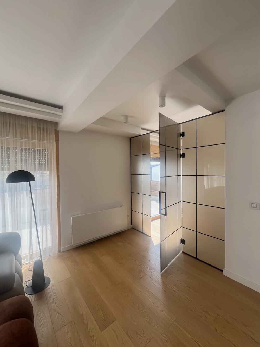 Slika 5 - Nebojsina, Četvorosoban stan za izdavanje, 237m2, 4.000€