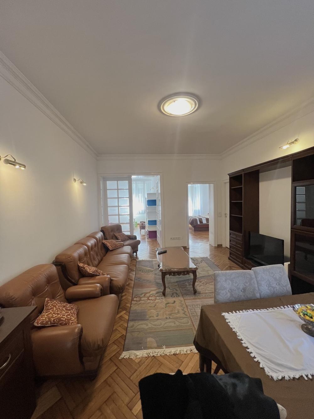 Slika 1 - Kralja Milutina, Troiposoban stan za izdavanje, 100m2, 1.000€