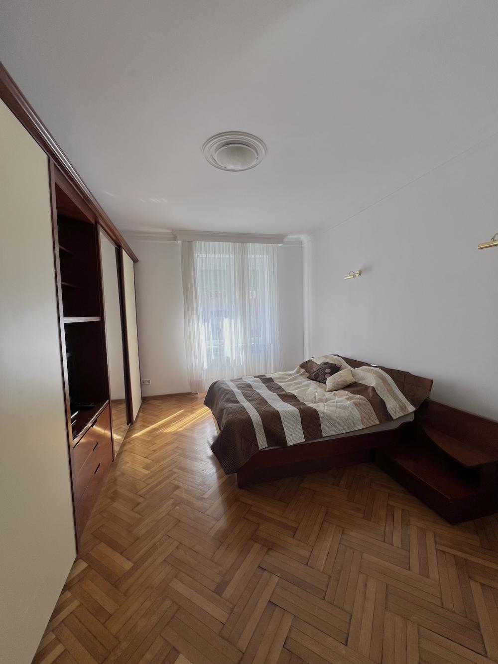 Slika 2 - Kralja Milutina, Troiposoban stan za izdavanje, 100m2, 1.000€