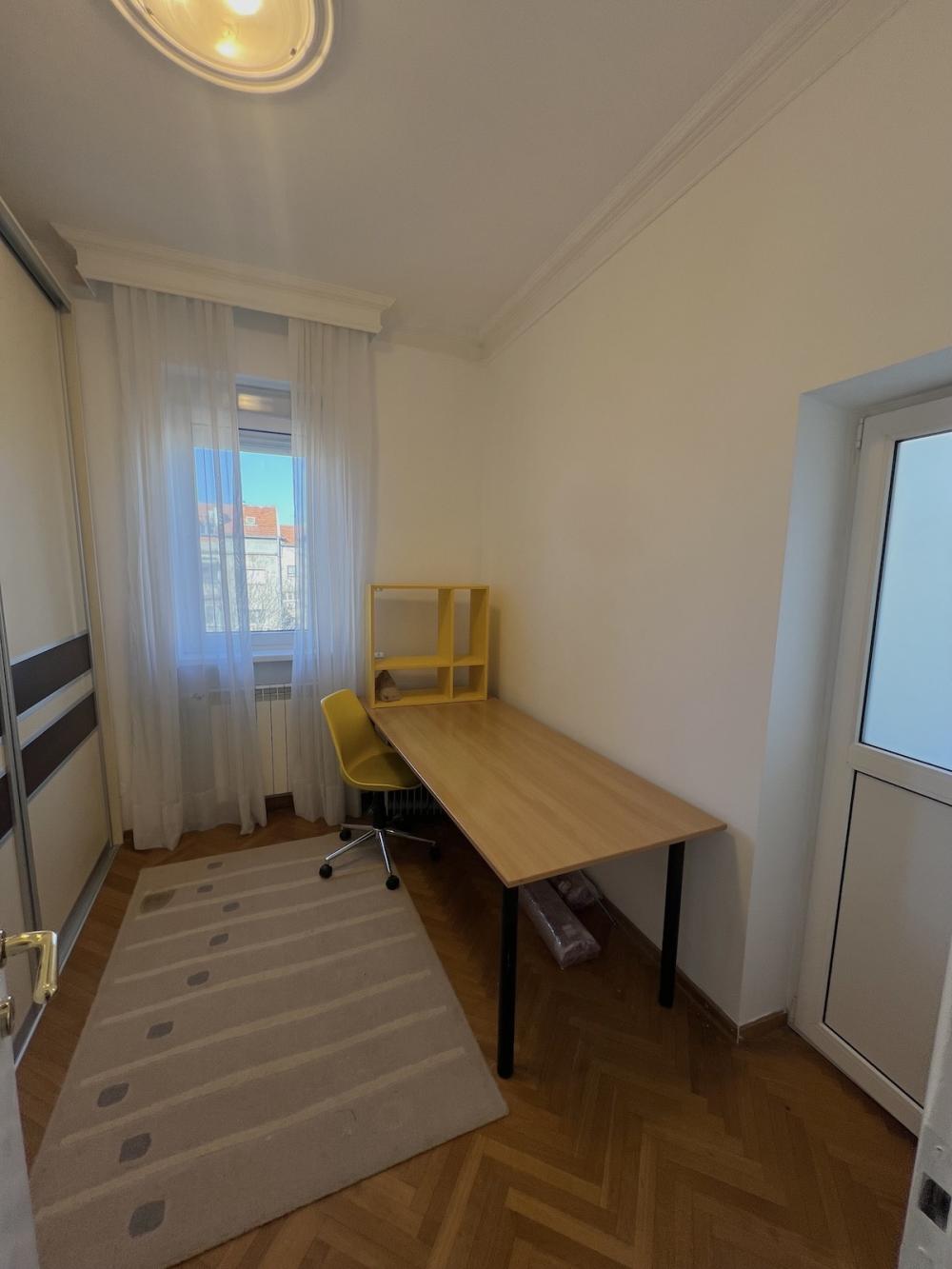 Slika 4 - Kralja Milutina, Troiposoban stan za izdavanje, 100m2, 1.000€