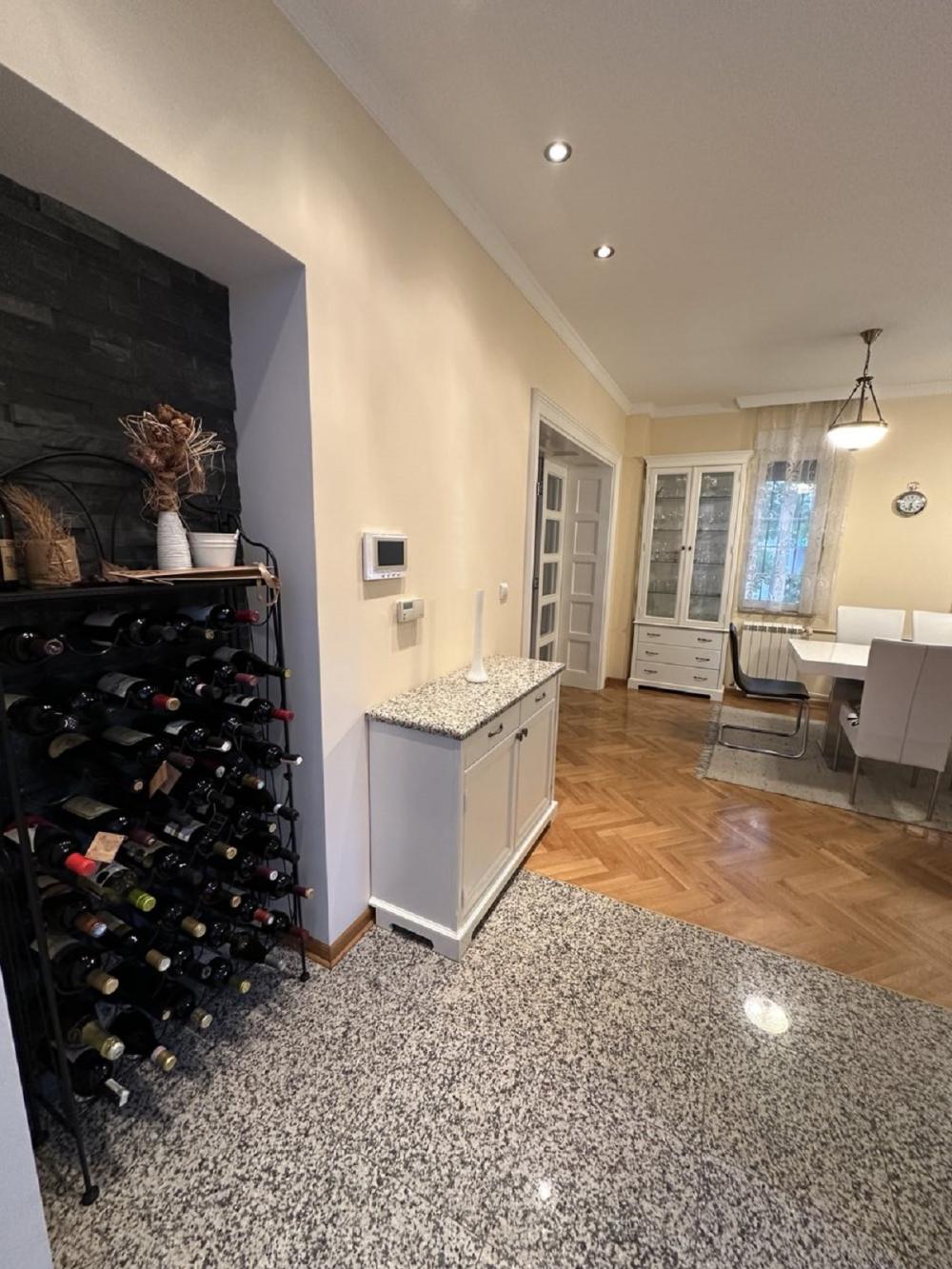 Slika 3 - Dobanovacka,  Kuća na prodaju, 250m2, 550.000€