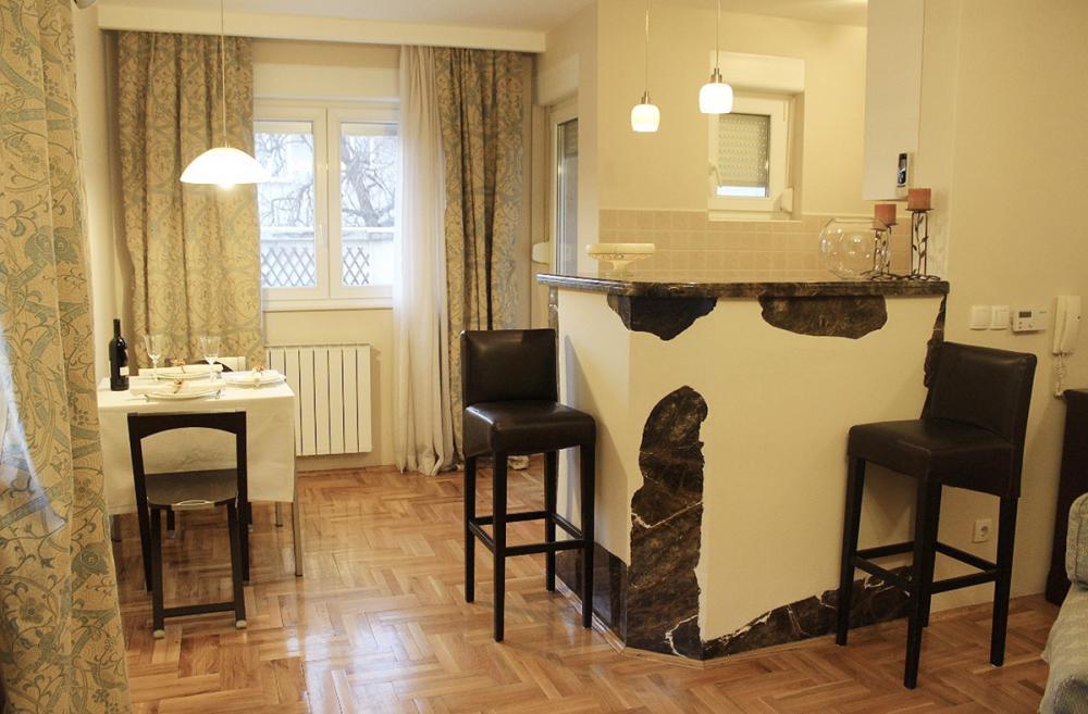 Glavna slika -Uciteljska, Dvoiposoban stan na prodaju, 176m2, 299.000€