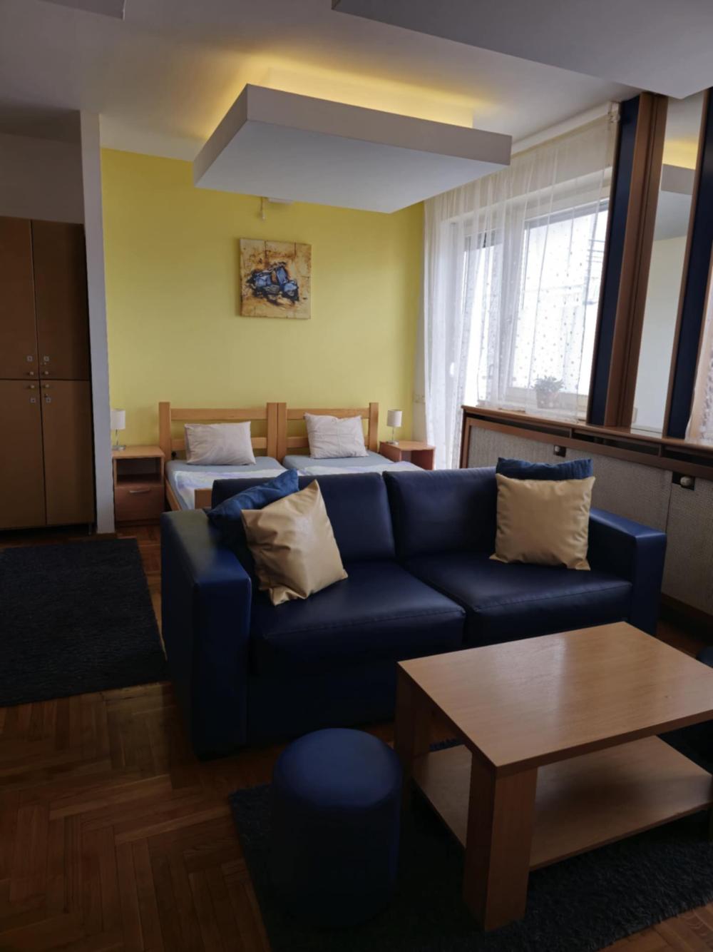 Slika 1 - Brace Baruh,  Lokal za izdavanje, 180m2, 1.800€