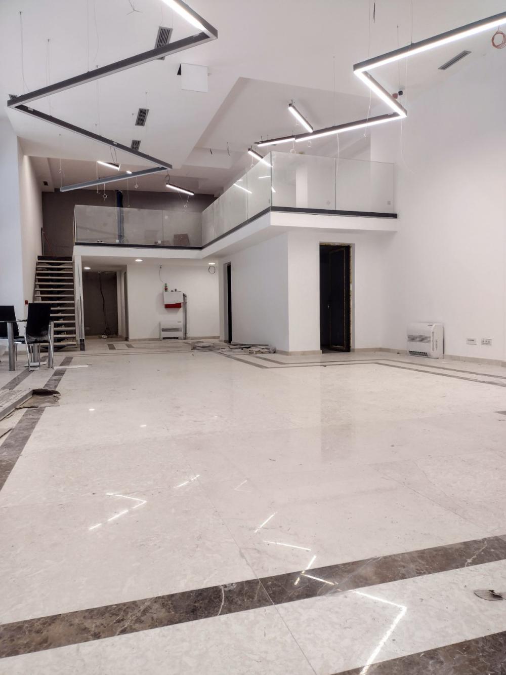 Slika 1 - Jug Bogdanova,  Lokal na prodaju, 2436m2, 7.500.000€