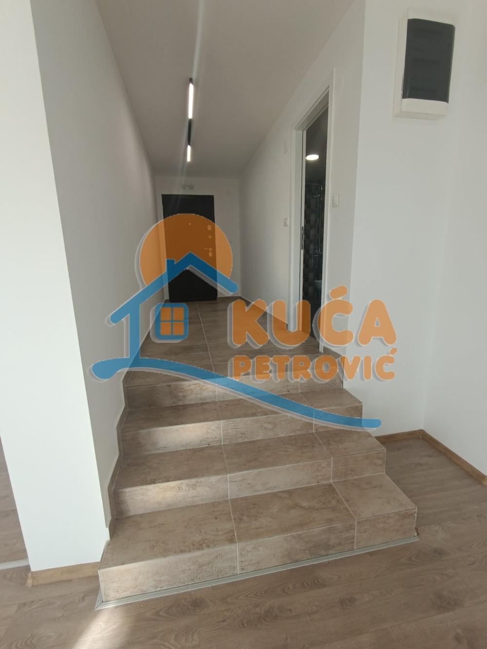 Slika 10 - Nade Tomić,  Lokal za izdavanje, 229m2, 1.600€