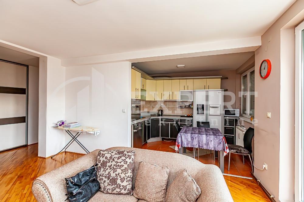 Slika 2 - Narodnih heroja, Četvorosoban stan na prodaju, 95m2, 145.000€