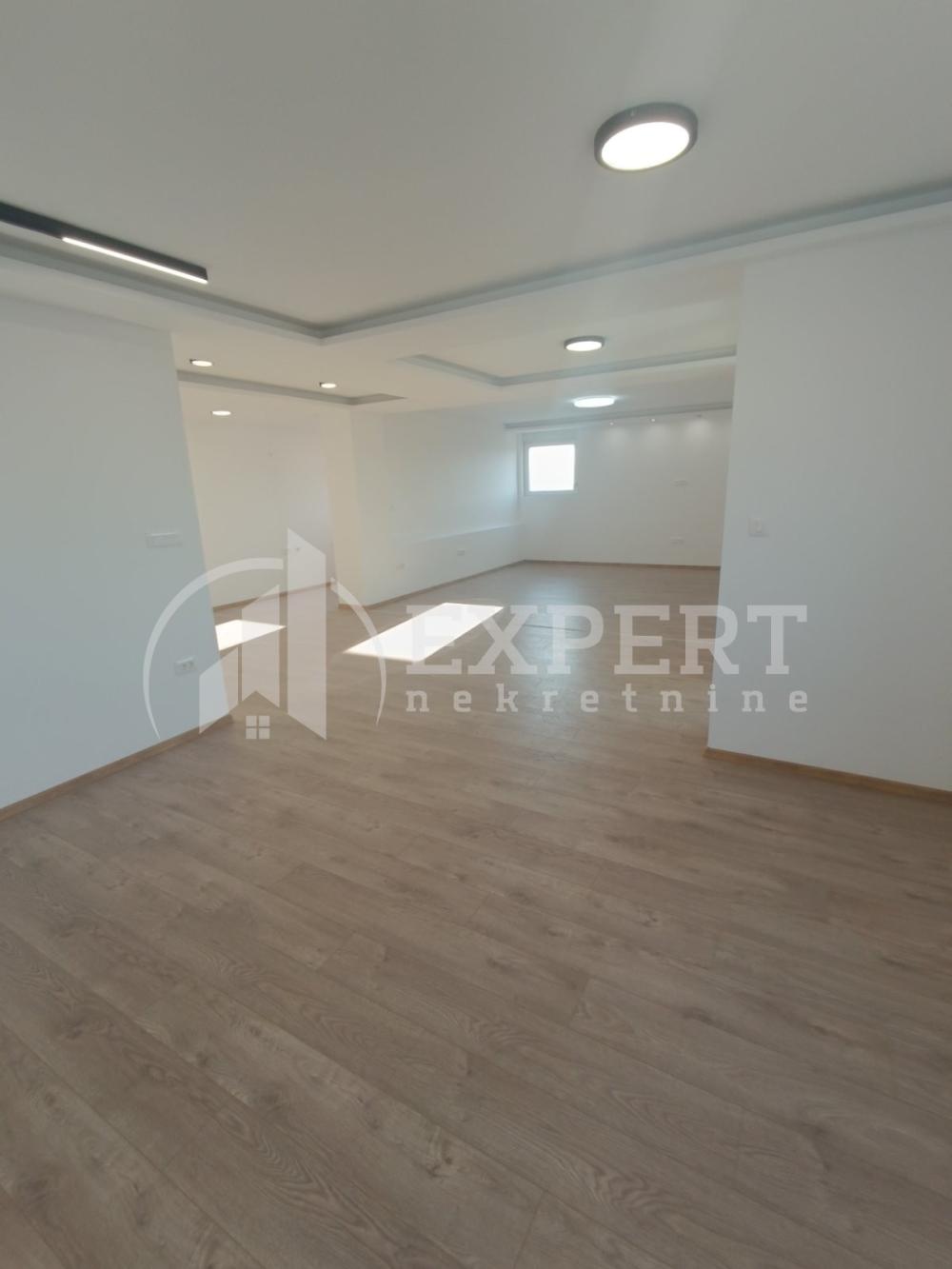 Slika 1 - Nade Tomić,  Lokal za izdavanje, 229m2, 1.600€