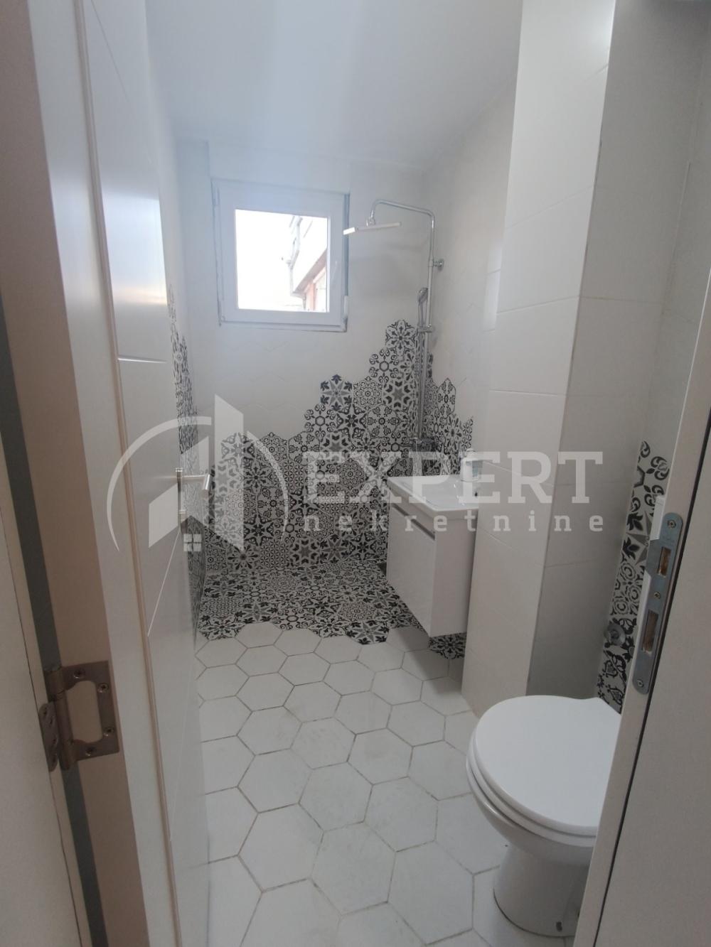 Slika 5 - Nade Tomić,  Lokal za izdavanje, 229m2, 1.600€