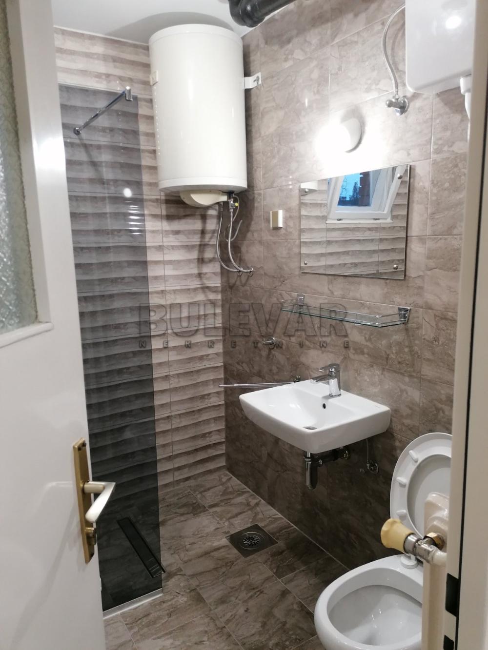 Slika 10 - Patrisa Lumumbe, Dvoiposoban stan za izdavanje, 60m2, 400€