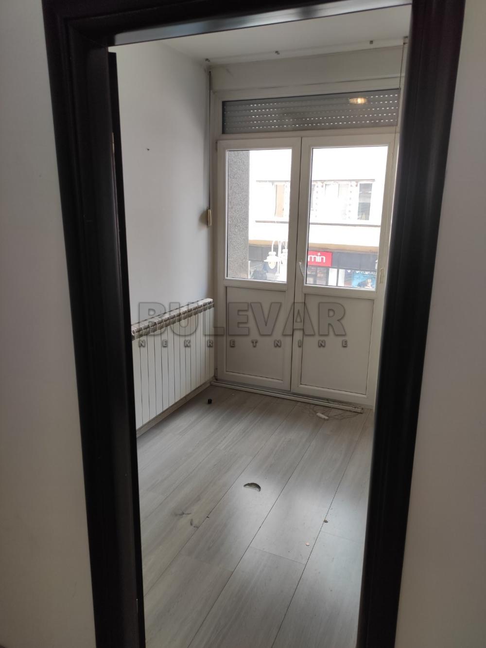 Slika 4 - Obrenovićeva, Jednoiposoban stan za izdavanje, 44m2, 350€