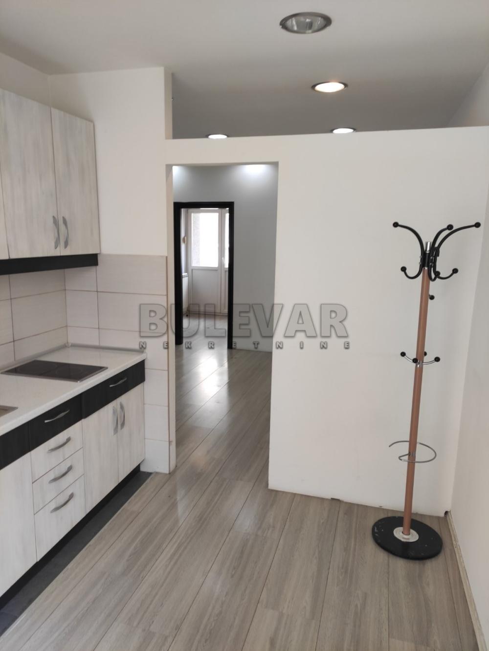 Slika 8 - Obrenovićeva, Jednoiposoban stan za izdavanje, 44m2, 350€