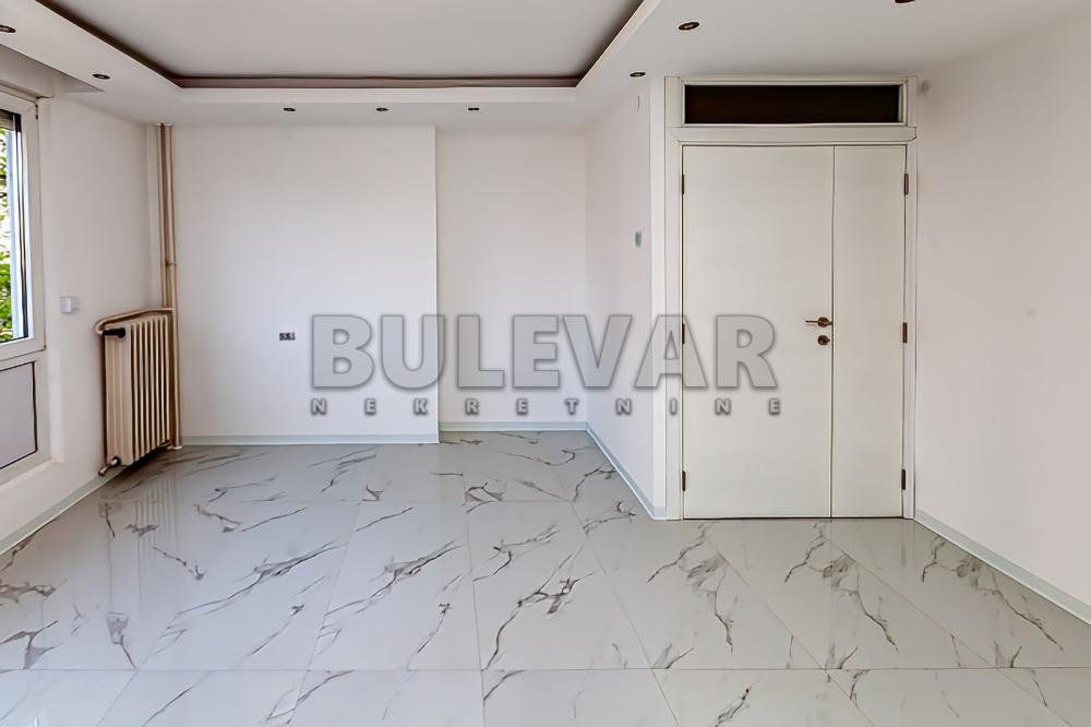 Slika 2 - Vožda Karađorđa,  Lokal za izdavanje, 51m2, 500€