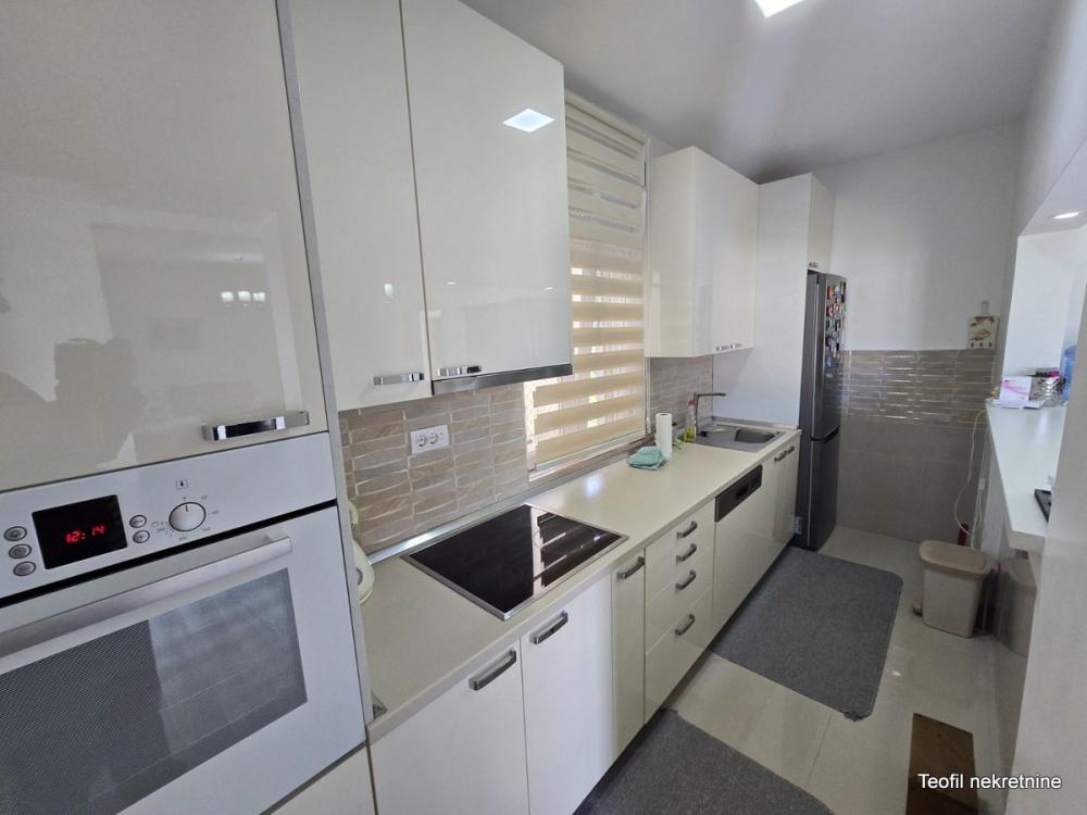 Slika 5 - Milovana Vidaka,  Kuća na prodaju, 200m2, 290.000€