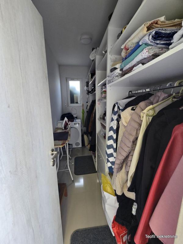 Slika 10 - Milovana Vidaka,  Kuća na prodaju, 200m2, 290.000€