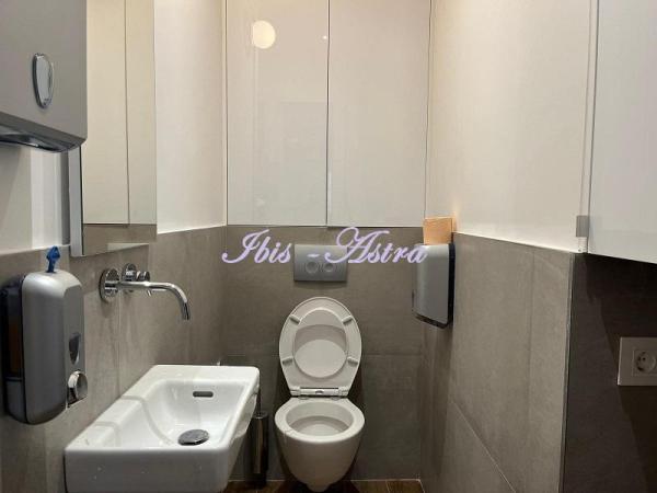 Slika 9 - Požarevačka,  Lokal za izdavanje, 42m2, 1.200€