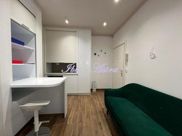 Slika 1 - Požarevačka,  Lokal za izdavanje, 42m2, 1.200€