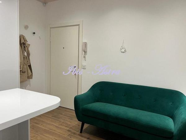 Slika 2 - Požarevačka,  Lokal za izdavanje, 42m2, 1.200€